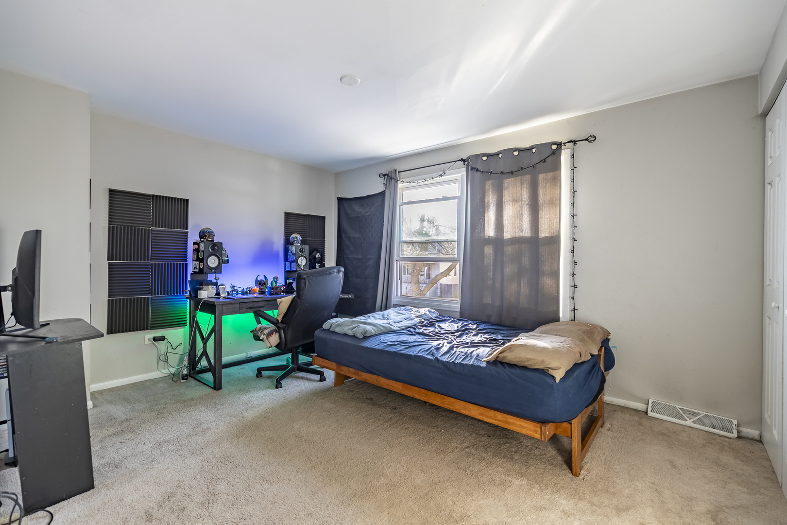 13415 South Mackinaw Avenue Chicago IL 60633