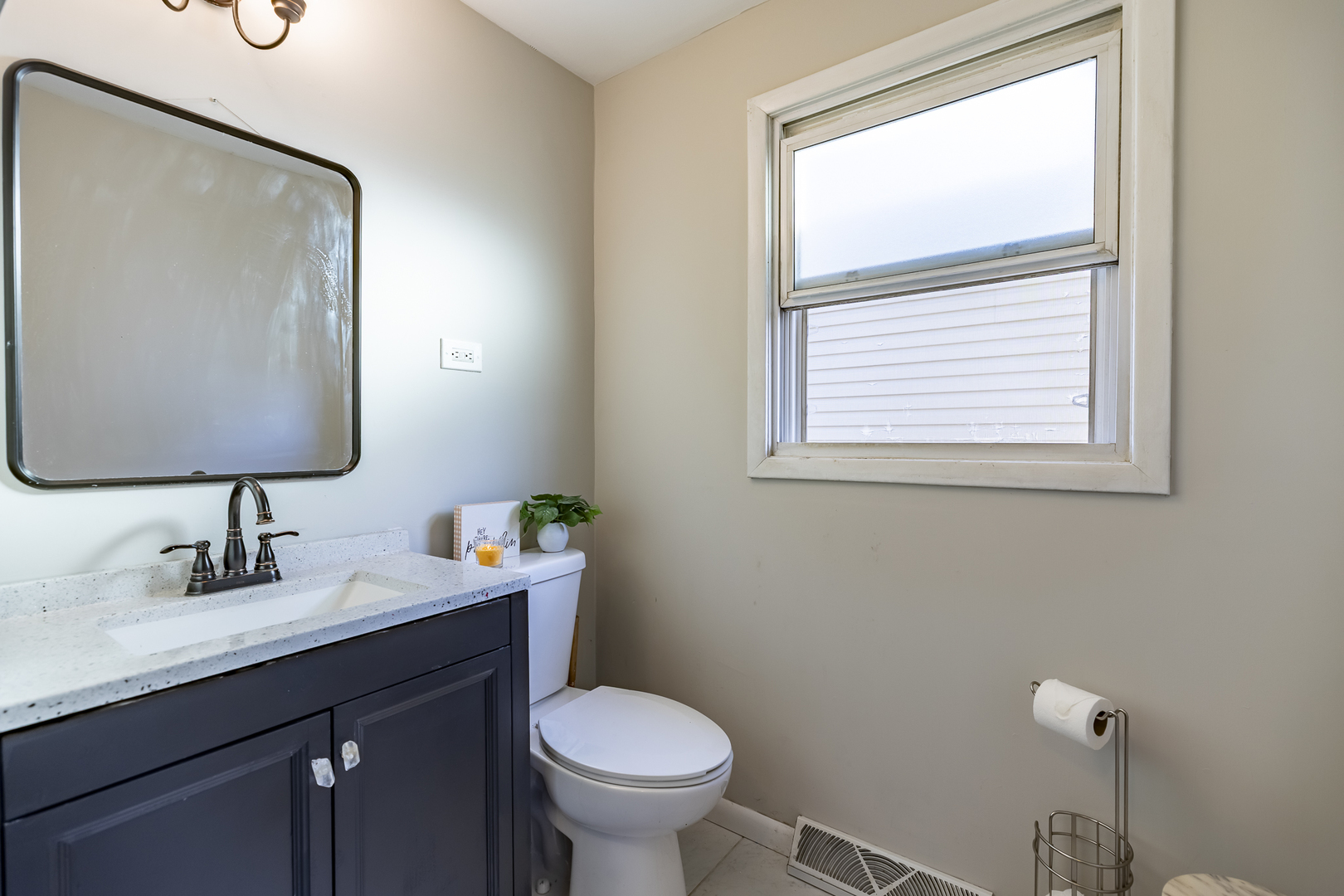 13415 South Mackinaw Avenue Chicago IL 60633