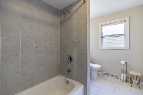 13415 South Mackinaw Avenue Chicago IL 60633