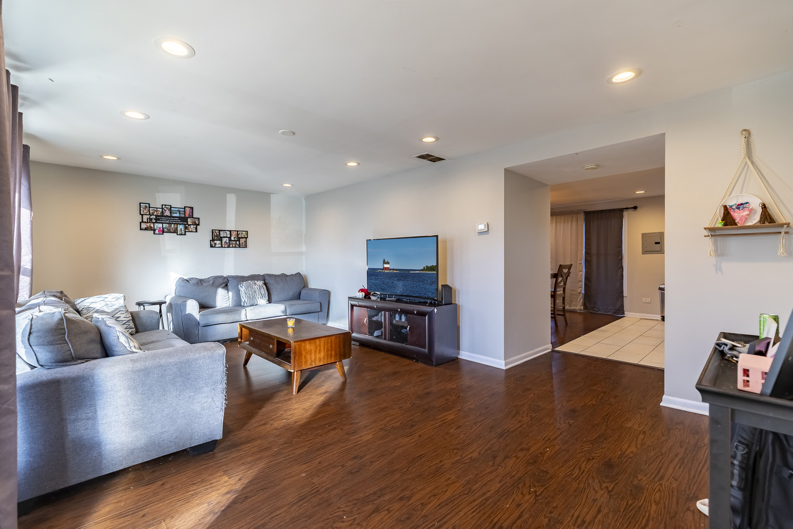 13415 South Mackinaw Avenue Chicago IL 60633