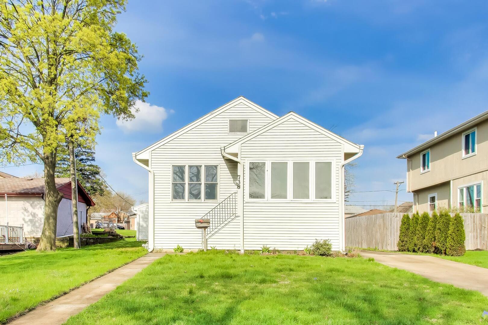 738 South Yale Avenue Villa Park IL 60181
