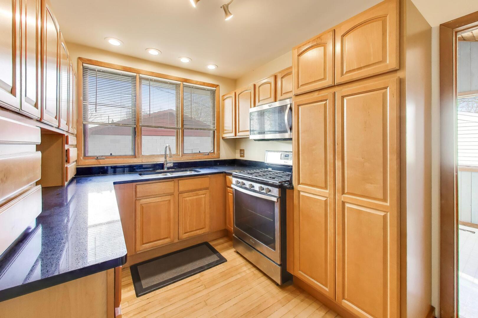 738 South Yale Avenue Villa Park IL 60181