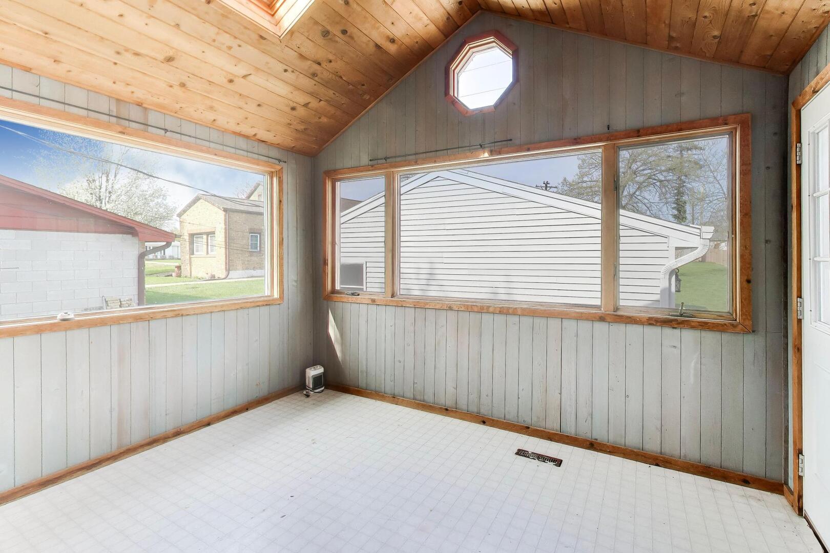 738 South Yale Avenue Villa Park IL 60181