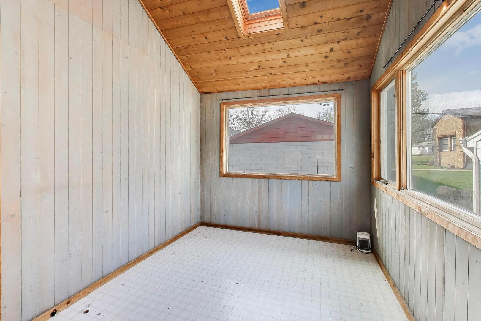 738 South Yale Avenue Villa Park IL 60181