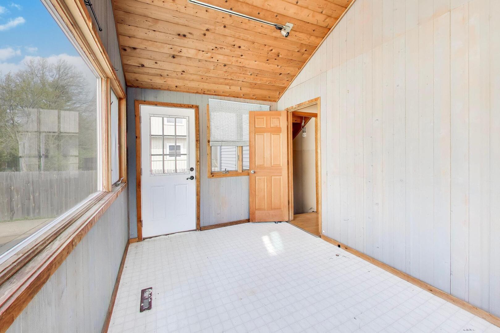 738 South Yale Avenue Villa Park IL 60181