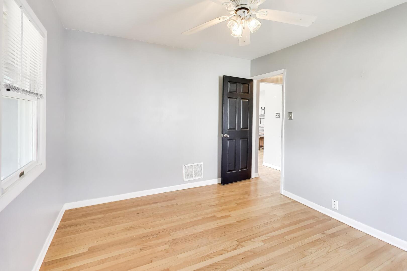 738 South Yale Avenue Villa Park IL 60181