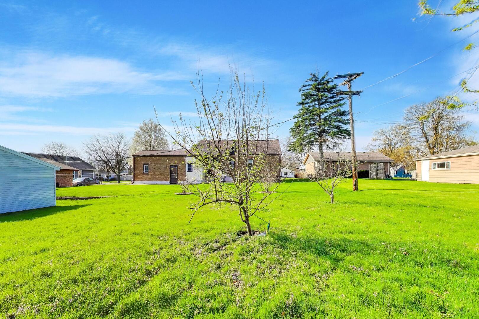 738 South Yale Avenue Villa Park IL 60181