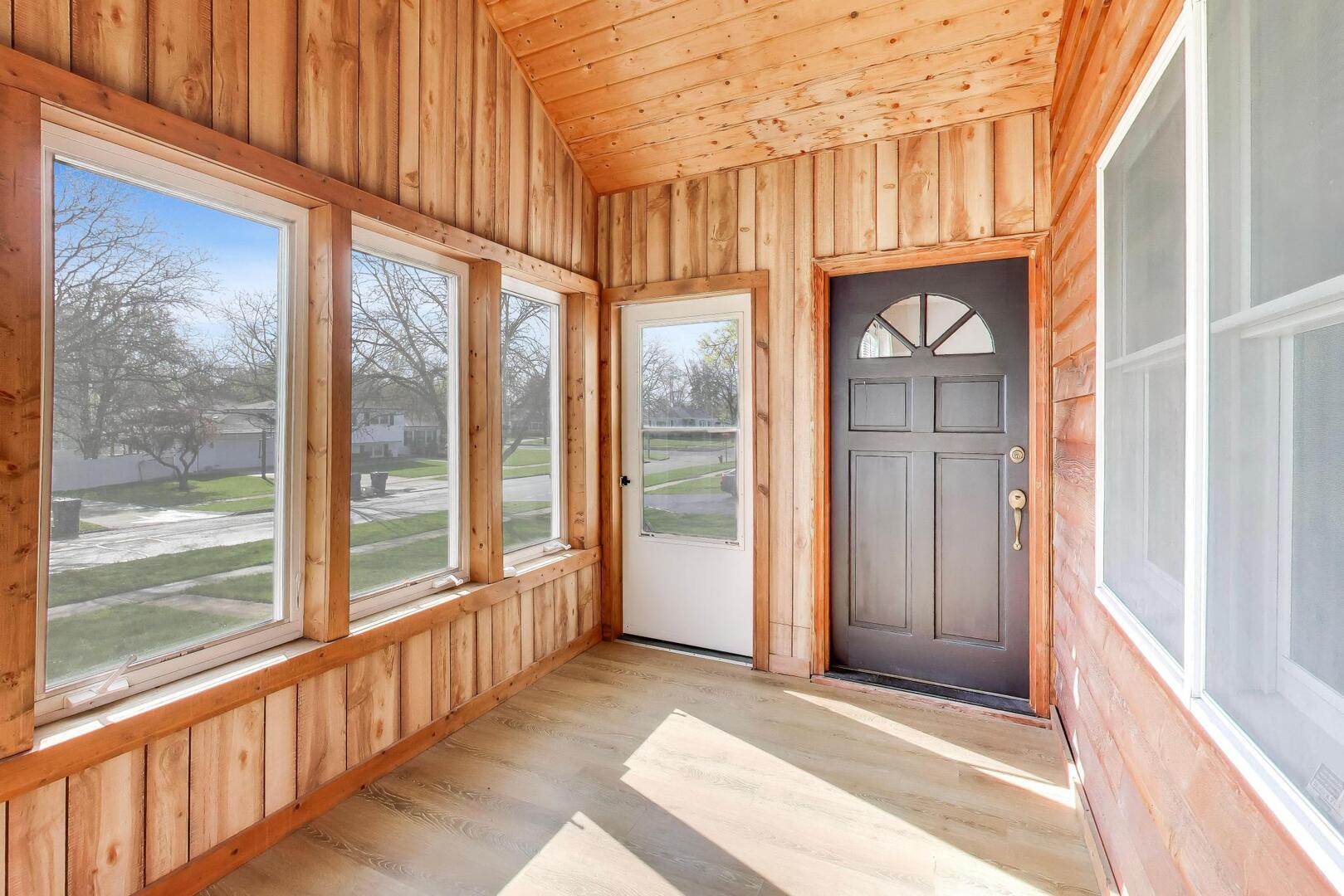 738 South Yale Avenue Villa Park IL 60181