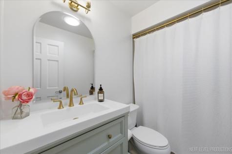 512 West Lane Geneva IL 60134