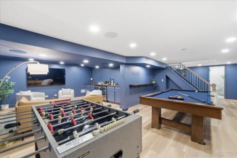 512 West Lane Geneva IL 60134