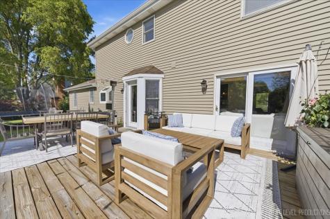 512 West Lane Geneva IL 60134