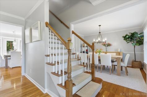 512 West Lane Geneva IL 60134