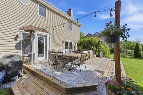 512 West Lane Geneva IL 60134