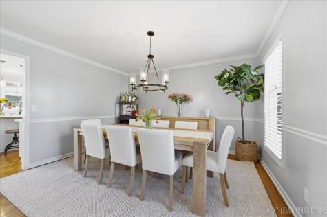 512 West Lane Geneva IL 60134