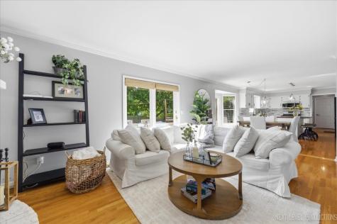 512 West Lane Geneva IL 60134