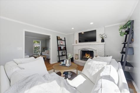 512 West Lane Geneva IL 60134