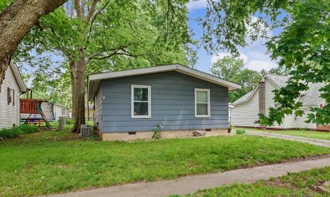 704 East Lincoln Street Monticello IL 61856