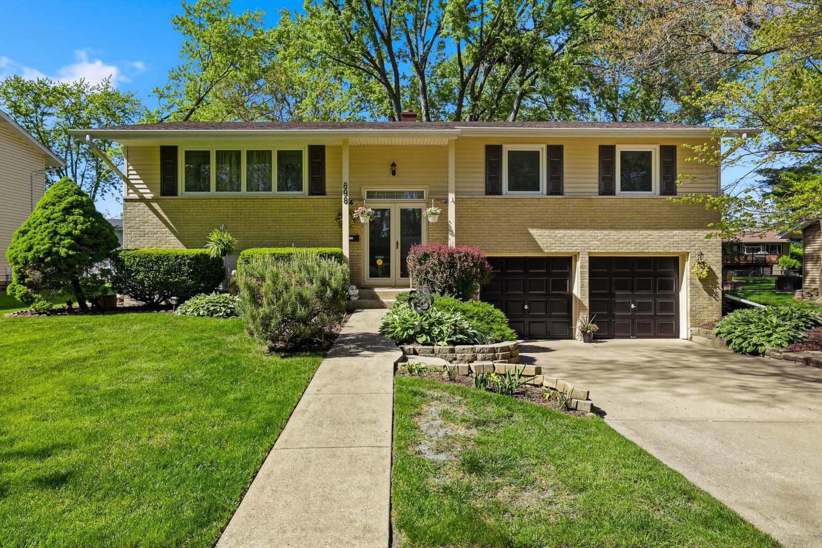 898 East Schirra Drive Palatine IL 60074