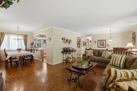 898 East Schirra Drive Palatine IL 60074