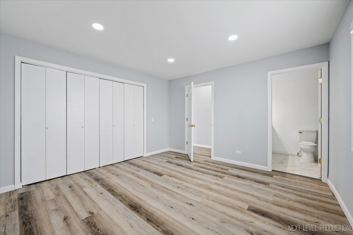 2S616 Linden Square Warrenville IL 60555