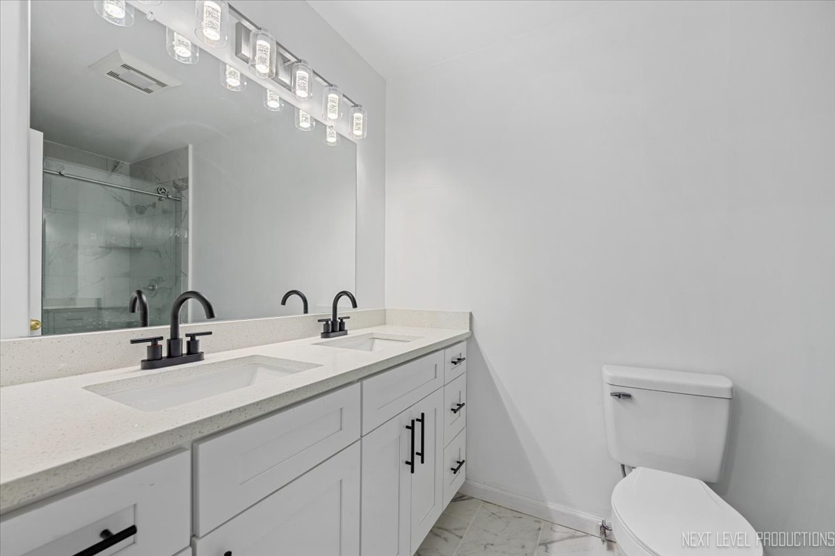 2S616 Linden Square Warrenville IL 60555