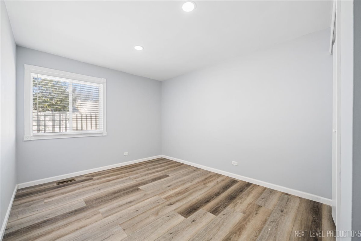 2S616 Linden Square Warrenville IL 60555
