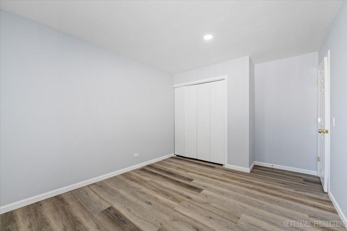 2S616 Linden Square Warrenville IL 60555