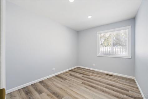 2S616 Linden Square Warrenville IL 60555
