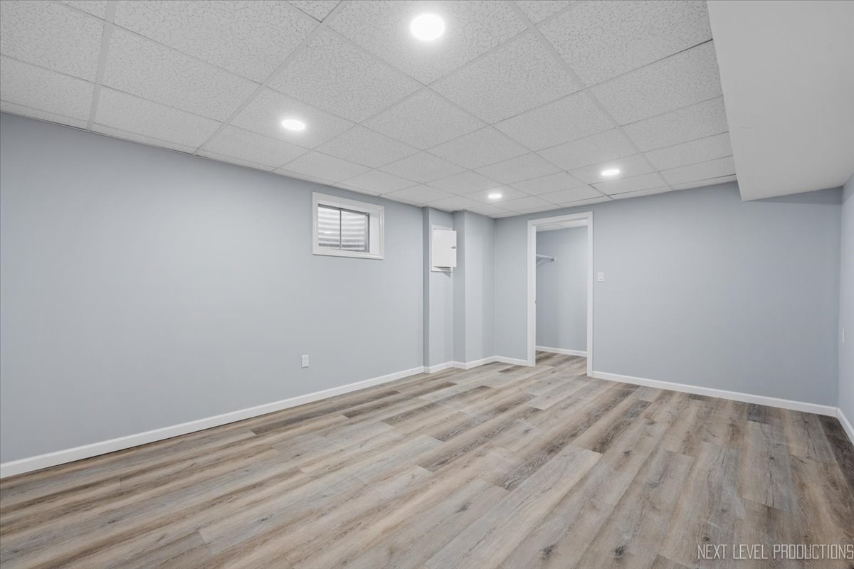 2S616 Linden Square Warrenville IL 60555