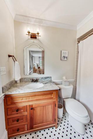 512 Meadow Lane Libertyville IL 60048