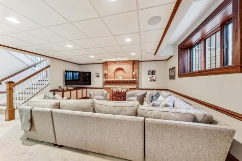 512 Meadow Lane Libertyville IL 60048