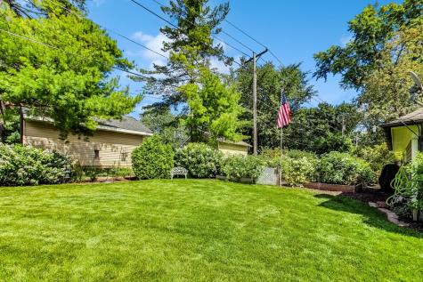 512 Meadow Lane Libertyville IL 60048