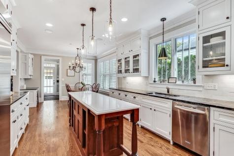 512 Meadow Lane Libertyville IL 60048