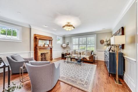 512 Meadow Lane Libertyville IL 60048