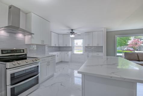 547 Reese Avenue East Dundee IL 60118