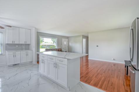 547 Reese Avenue East Dundee IL 60118
