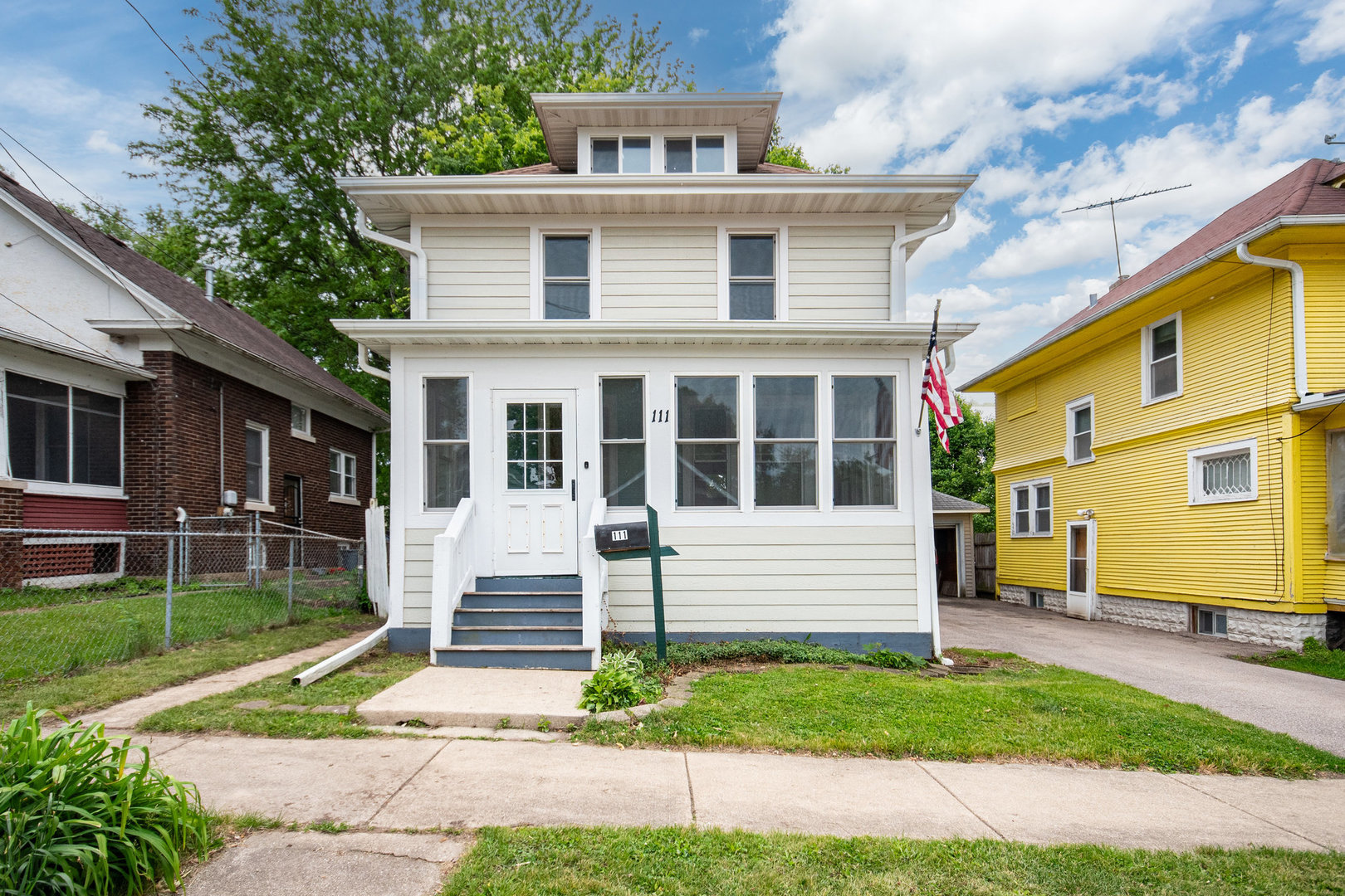 111 Warren Avenue Aurora IL 60505