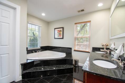 7141 North Kedvale Avenue Lincolnwood IL 60712