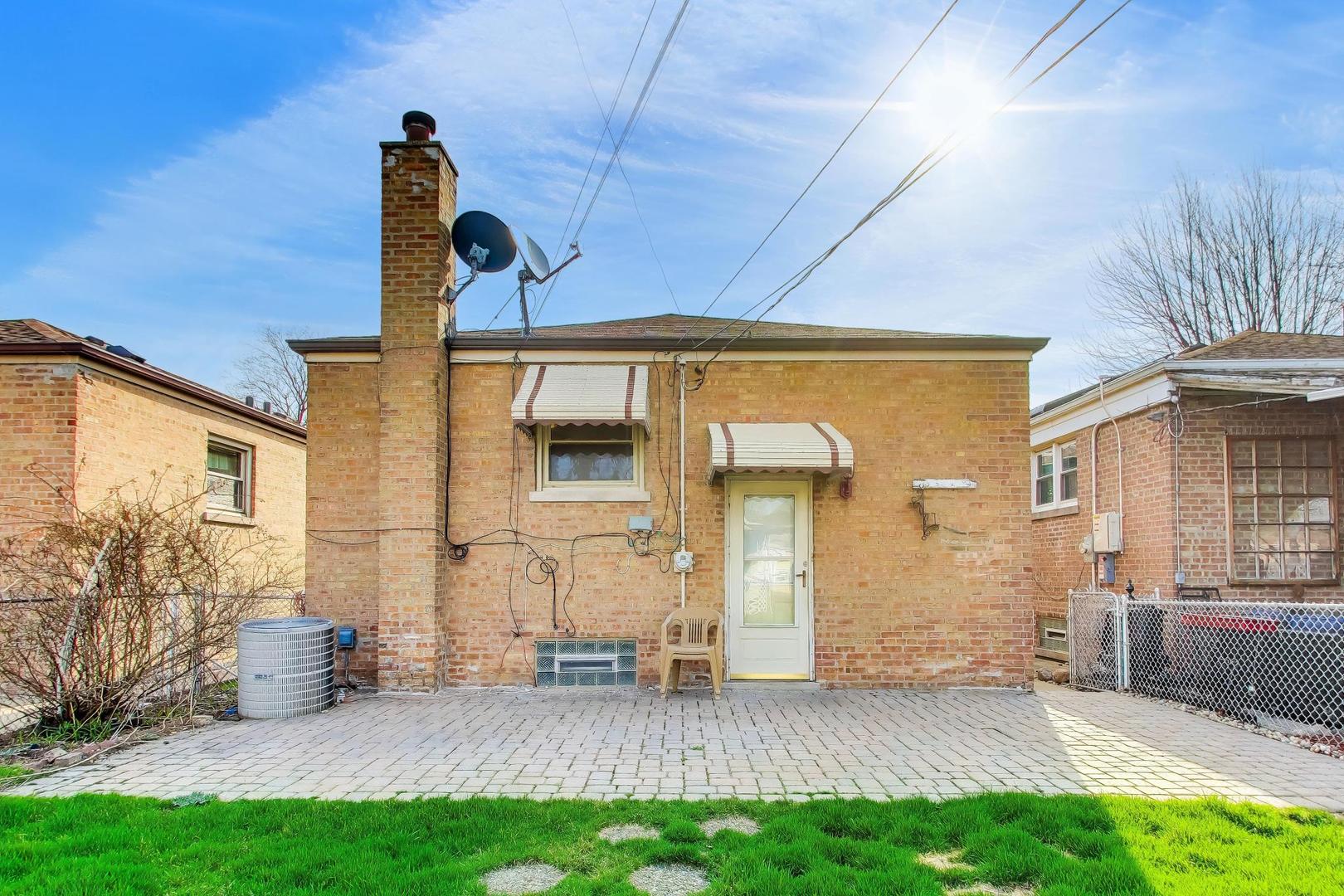 5854 South Mason Avenue Chicago IL 60638