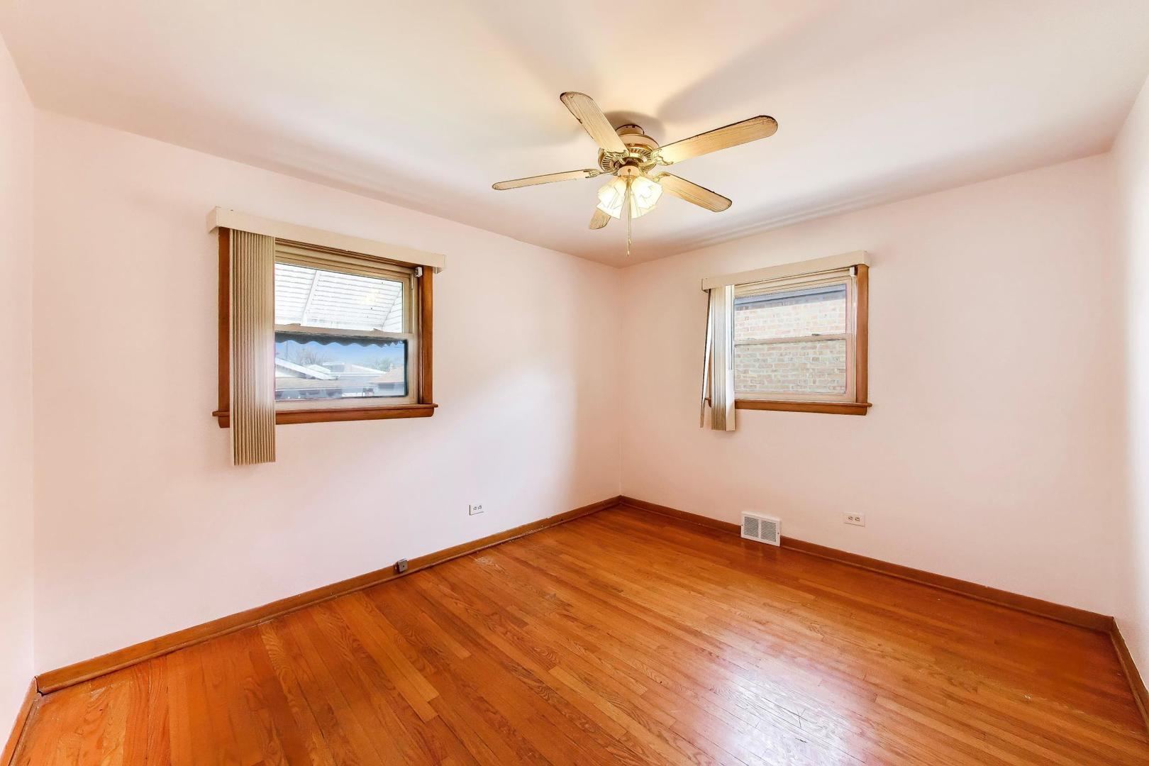 5854 South Mason Avenue Chicago IL 60638