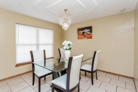 604 East 154th Street Phoenix IL 60426