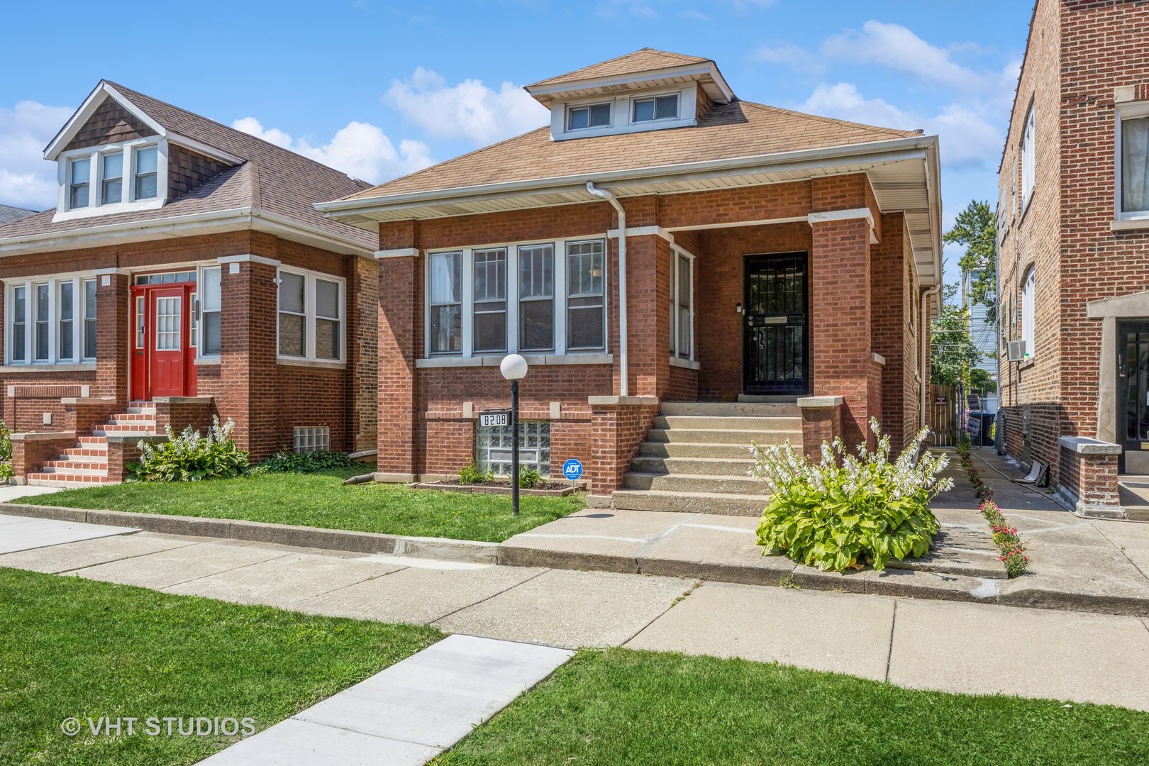 8208 South Elizabeth Street Chicago IL 60620