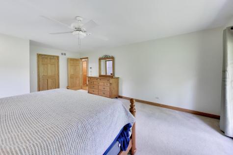 1104 Nottingham Lane Elgin IL 60120