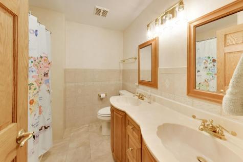 1104 Nottingham Lane Elgin IL 60120
