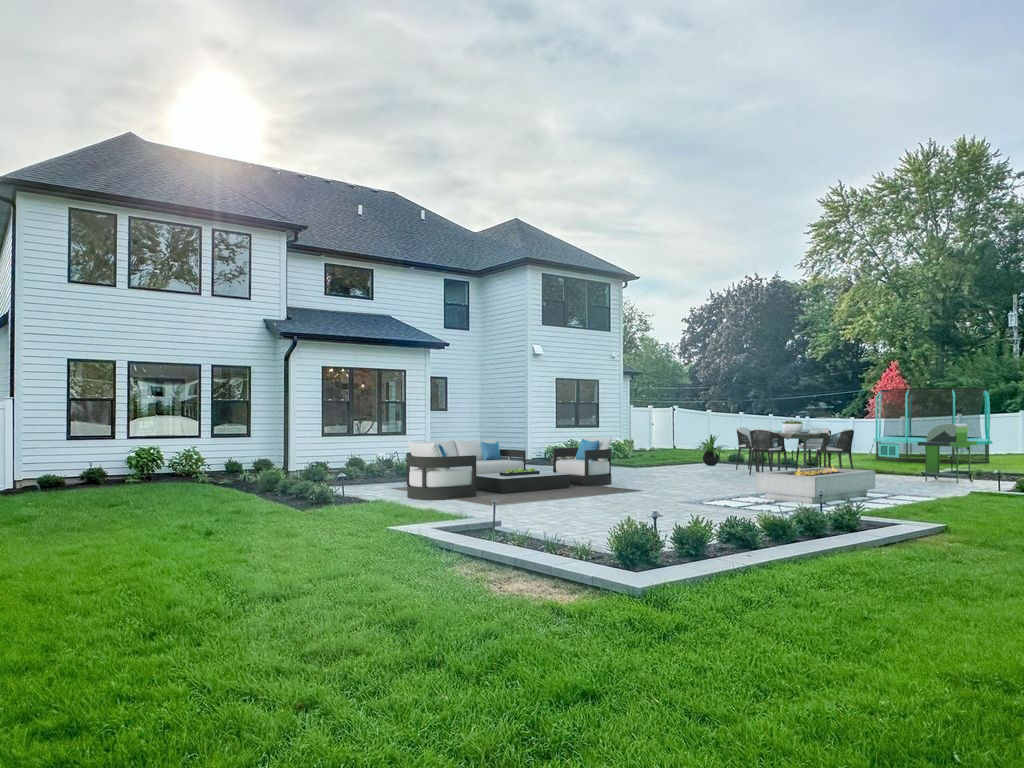 5s504 Radcliff Road Naperville IL 60563