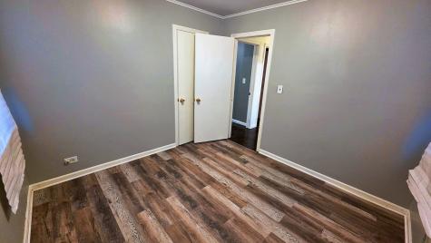 51 50TH Avenue Bellwood IL 60104