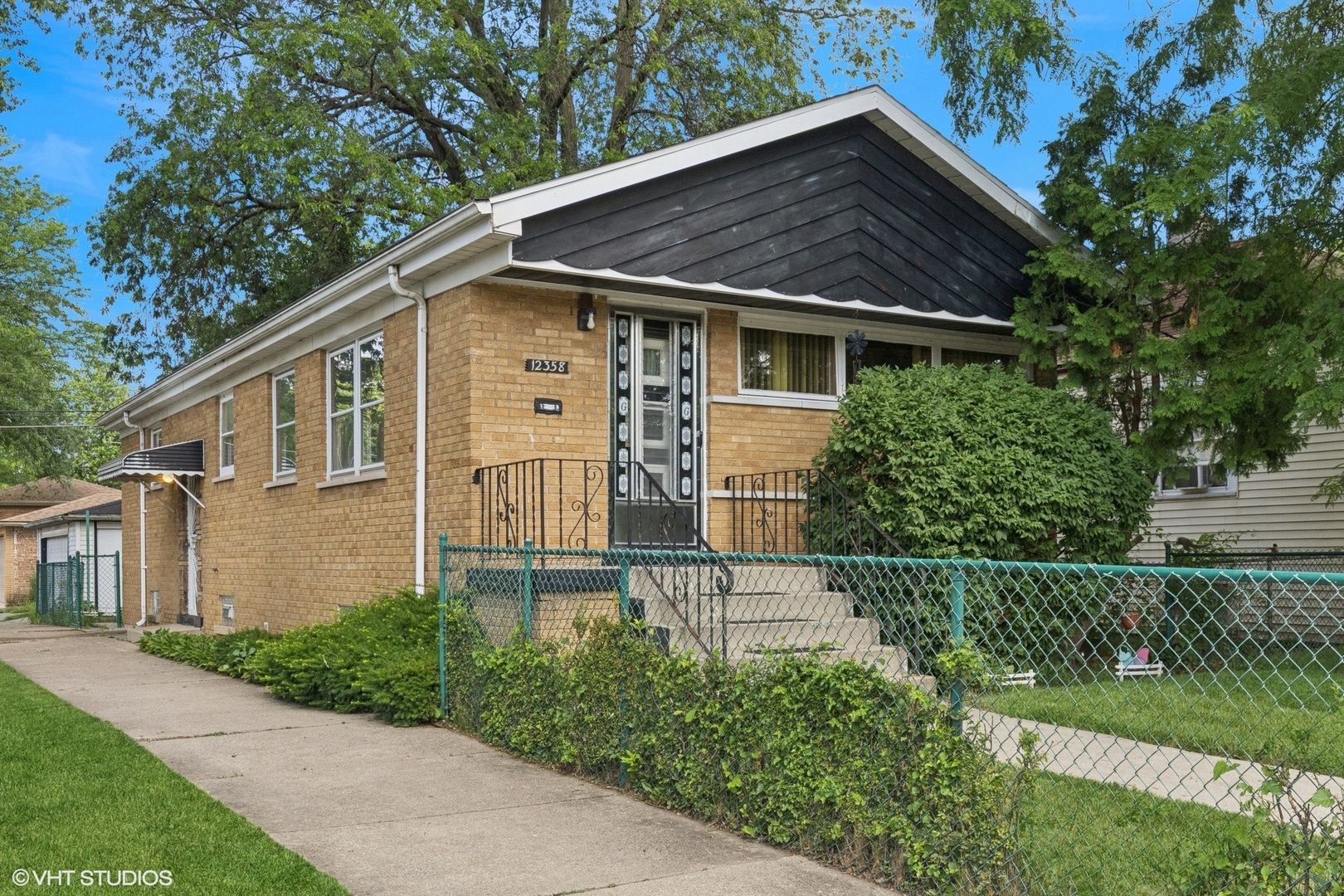 12358 South Lowe Avenue Chicago IL 60628