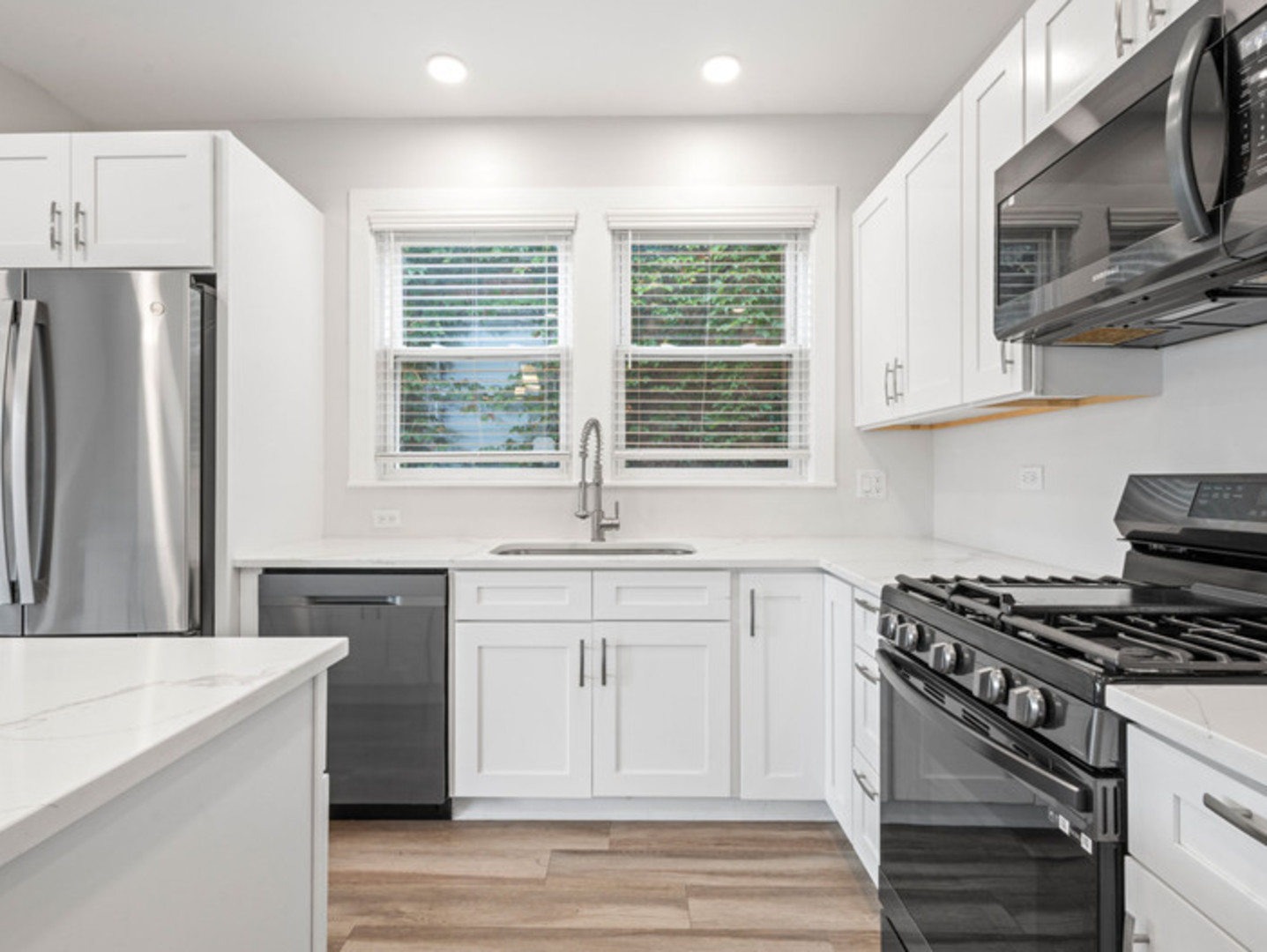 6049 West School Street Chicago IL 60634