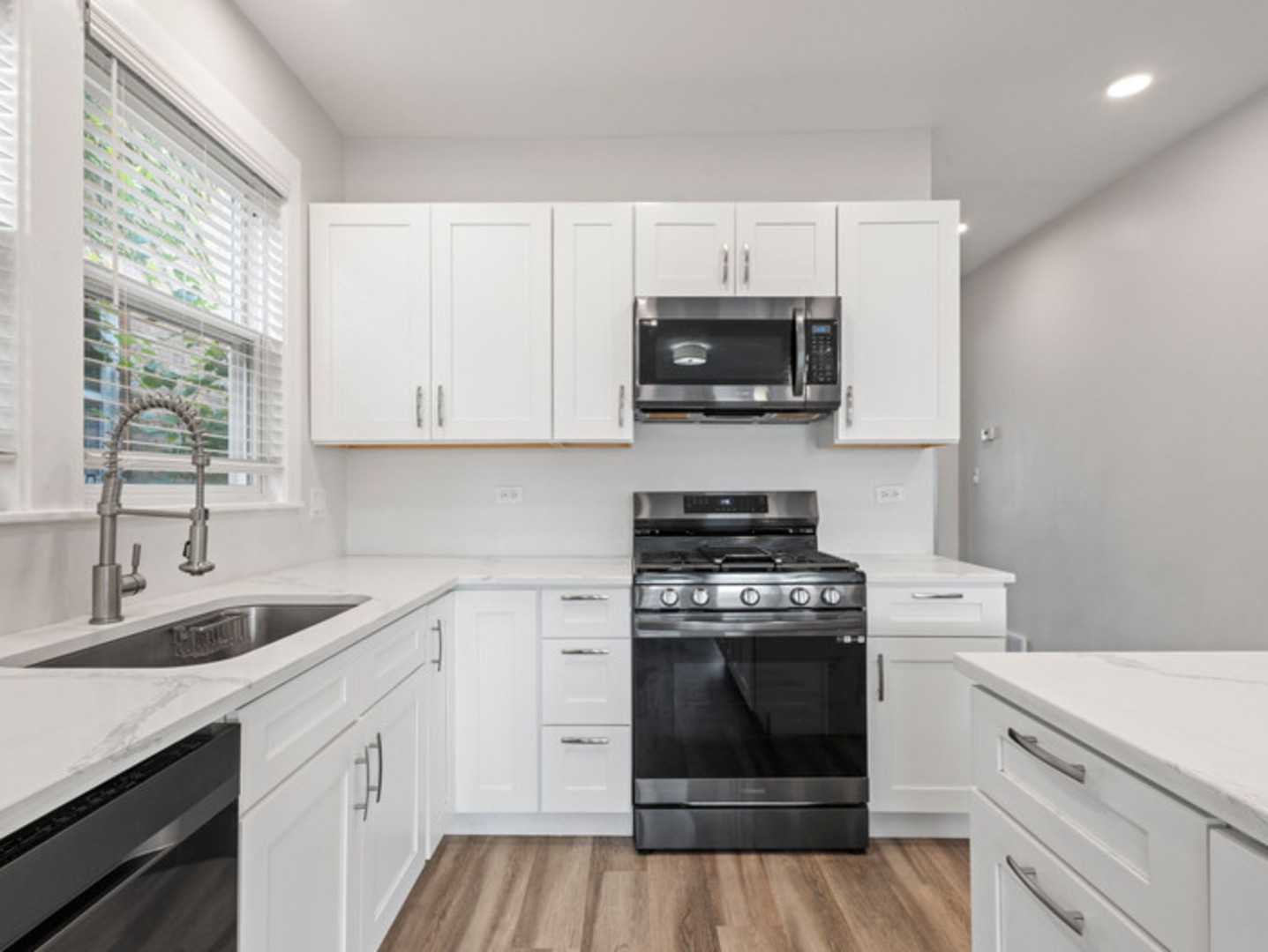 6049 West School Street Chicago IL 60634