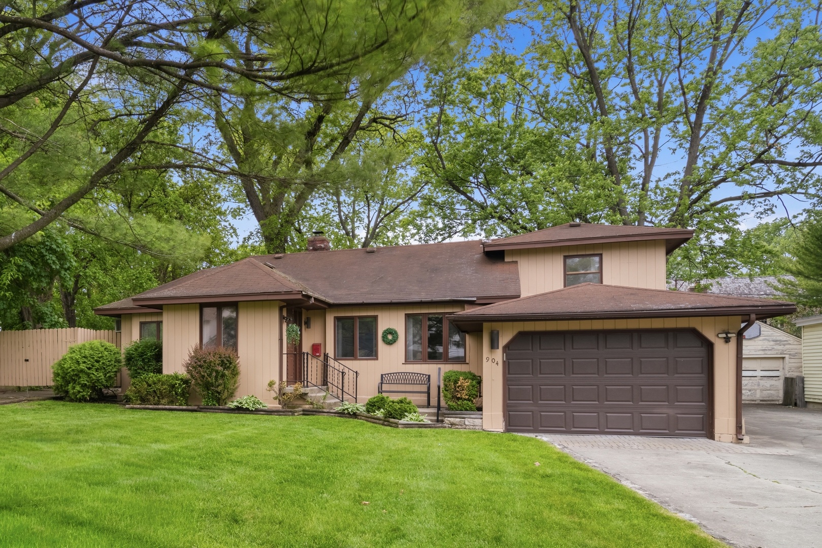 904 Glendale Road Glenview IL 60025